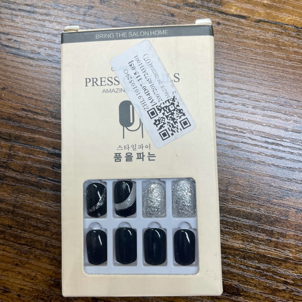 2/16 Black and Silver Nails